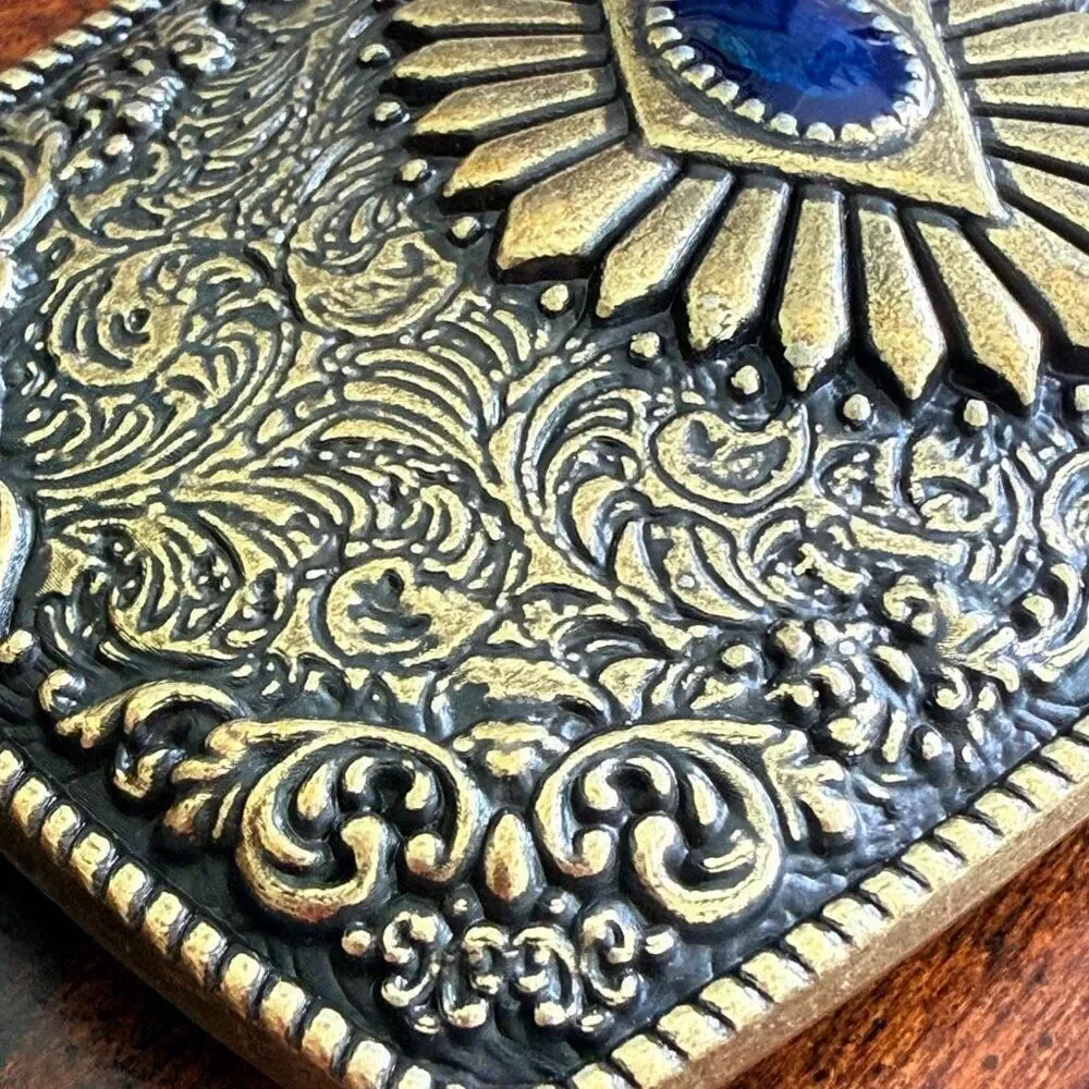 N/A details jewelry